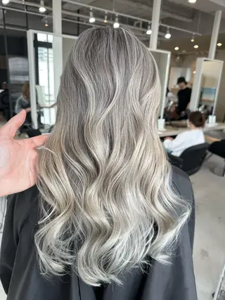 セミロング カラー 井上 一平のヘアスタイル