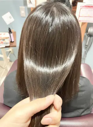 ショート カラー 傷ませない縮毛矯正／ 吉岡 美江のヘアスタイル