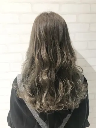 セミロング カラー 高木 麻知子のヘアスタイル