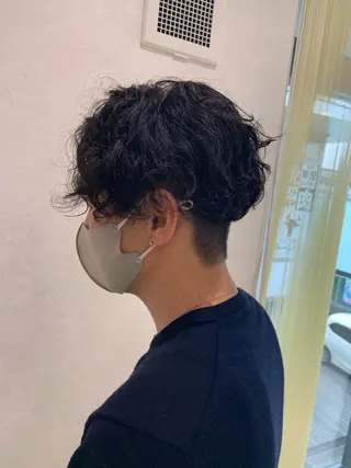 ショート カラー パーマ メンズ ハイトーンカラー🤍 山下 優華のヘアスタイル