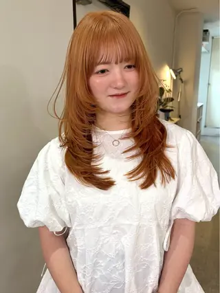 ロング カラー mizuki/ピンク ベージュ.レイヤーのヘアスタイル