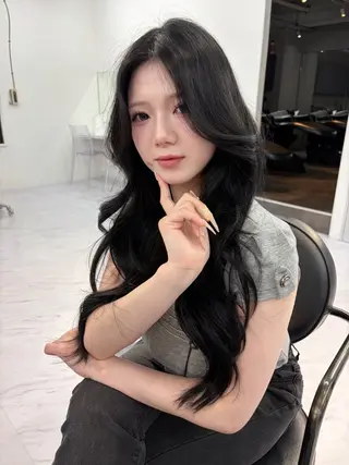 ロング vivie Madokaのヘアスタイル