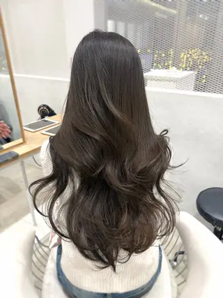 ロング SONA/レイヤー/ 顔周り/ダブルカラーのヘアスタイル