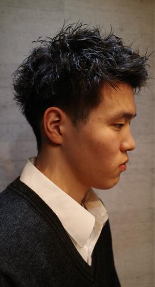 ショート パーマ メンズ 横地 凌のヘアスタイル