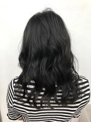 ロング カラー 岩崎 裕司のヘアスタイル