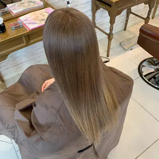 カラー 天野 利咲のヘアスタイル