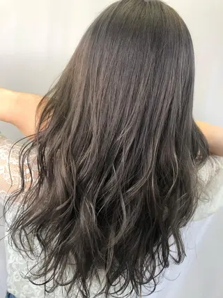 ロング カラー Kaede .のヘアスタイル