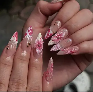 ネイル Genie Mika Nailsのネイルデザイン