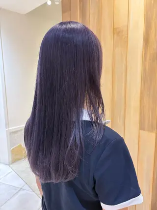 セミロング 峯崎響乃 ツヤ髪透明感カラーのヘアスタイル