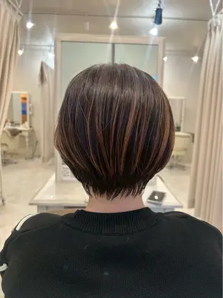 ショート センターパート 韓国ヘア・綾也のヘアスタイル