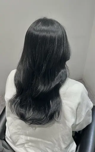 ロング カラー 平田 七海のヘアスタイル