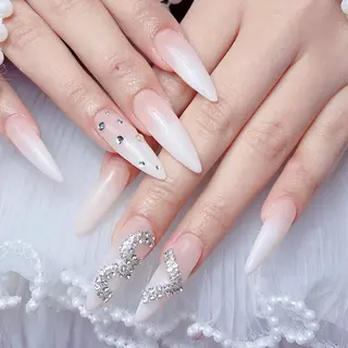 ネイル 🎀まゆ 🪽🐾のネイルデザイン