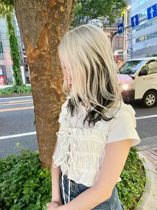 ミディアム インク 美容院のヘアスタイル