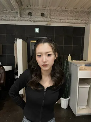 セミロング カラー ふうか 心斎橋美容室のヘアスタイル