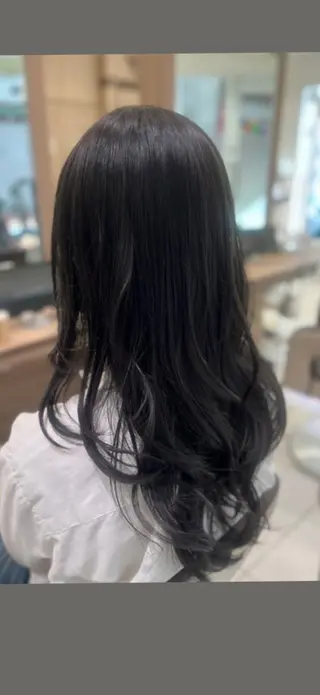 ロング カラー 佐々木 萌のヘアスタイル