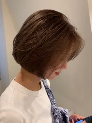 ミディアム カラー 落合希 Olivebeigeのヘアスタイル