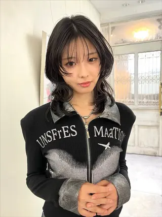 ミディアム カラー レイヤー MINX伊藤なず菜のヘアスタイル
