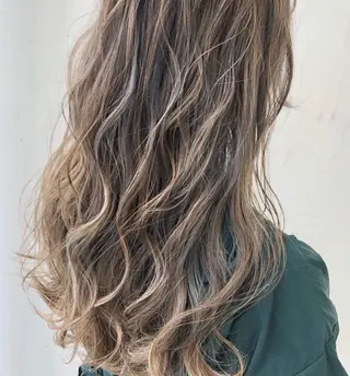 ロング カラー 太田 陽介のヘアスタイル