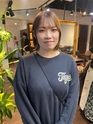 ミディアム カラー ヘアアレンジ レイヤーカット×髪質 改善🇰🇷シオリのヘアスタイル