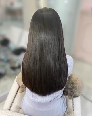 ロング 髪質改善／巻けるスト レート AYAKAのヘアスタイル