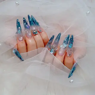 ネイル ラクロレ ハナ︎🌼のネイルデザイン