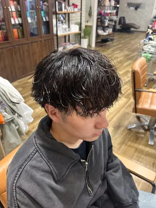 ミディアム パーマ メンズ 鶴田 将清のヘアスタイル