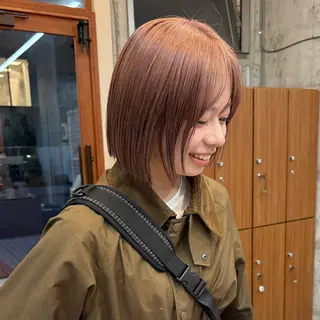 ミディアム カラー カリン/ カット・ブリーチのヘアスタイル