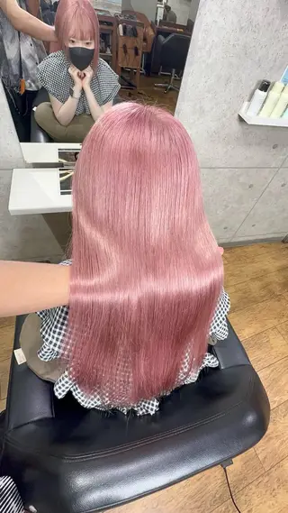 ロング カラー ブロンド/ピンク/ ミルクティー/アトムのヘアスタイル
