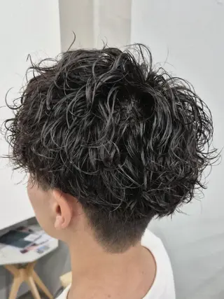 パーマ メンズ 植木 亮磨のヘアスタイル