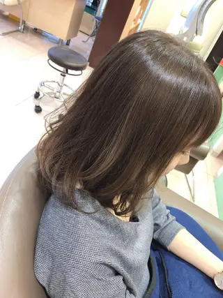 ミディアム 松田 みのりのヘアスタイル