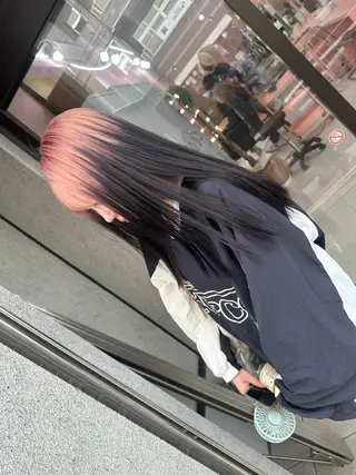 セミロング カラー ブリーチ特化🌈 MANATOのヘアスタイル