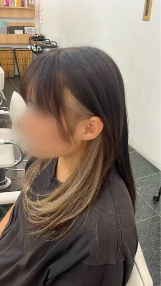 セミロング カラー ダブルカラー× 透明感🦋まい🍀のヘアスタイル