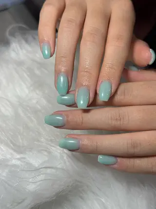ネイル LAVISH 大和店 emi・:*+のネイルデザイン