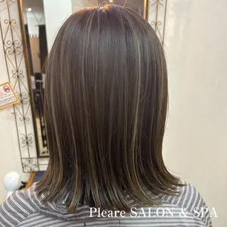 ミディアム カラー イワサ カオリのヘアスタイル