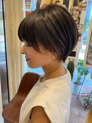 ショート あやか 白髪ぼかしハイライトのヘアスタイル