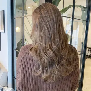 ロング ダブルカラーベージュ 新潟/万代/髙橋魁真のヘアスタイル