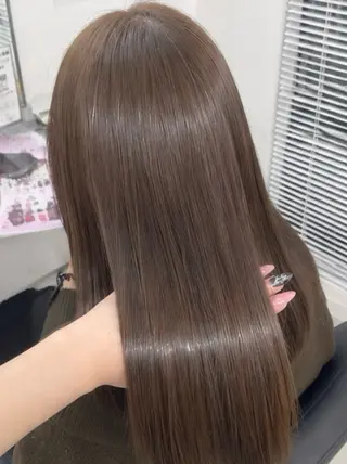 ミディアム 韓国風🥀透明感 カラー🖤uraraのヘアスタイル