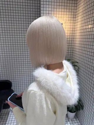 ロング カラー ハイトーン/複雑履歴 /ブリーチ/縮毛矯正のヘアスタイル
