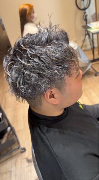 ショート カラー パーマ メンズ 大久保 隆蔵のヘアスタイル