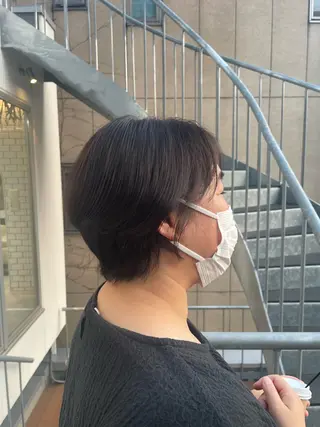 ショート カラー 松井 悠希のヘアスタイル