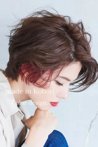 ショート カラー レイヤーカット/ 前髪顔周りカットのヘアスタイル