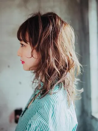 ミディアム カラー パーマ 白髪ぼかしハイライト 柳川拓哉のヘアスタイル