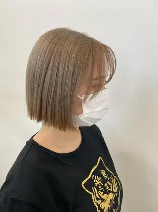 ミディアム カラー 大久保 梨音のヘアスタイル