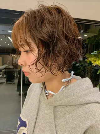 パーマ なのは\透け感カラー \レイヤーカットのヘアスタイル