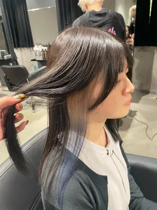 ミディアム _WHITE 佐伯 碧のヘアスタイル