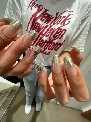 ネイル SHIORI 📍渋谷 / 円山町のネイルデザイン