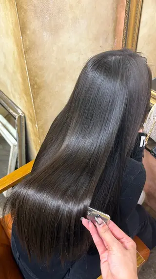 ロング ともざねゆか UniQ/岡山駅のヘアスタイル