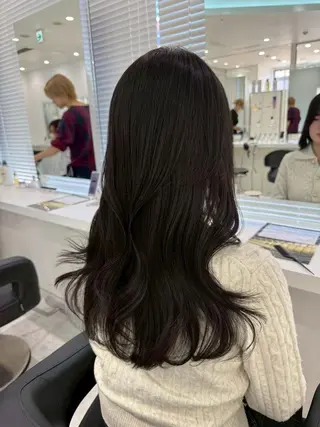 カラー ブリーチなし🪞 透明感暗髪🐈‍⬛のヘアスタイル