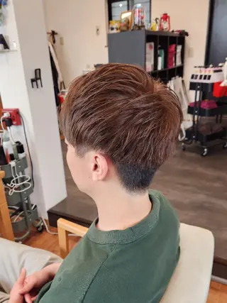 メンズ カラー 岩瀬 未来のヘアスタイル