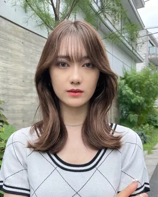 ミディアム カラー 顔周りカット 【オノザワリョウ】のヘアスタイル
